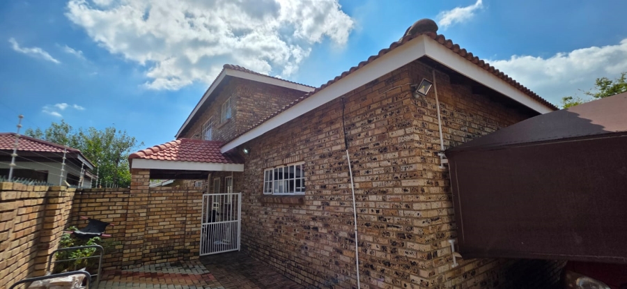 4 Bedroom Property for Sale in Miederpark North West